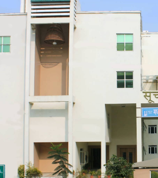 Hon'ble Rear Admiral Dhiren Vig