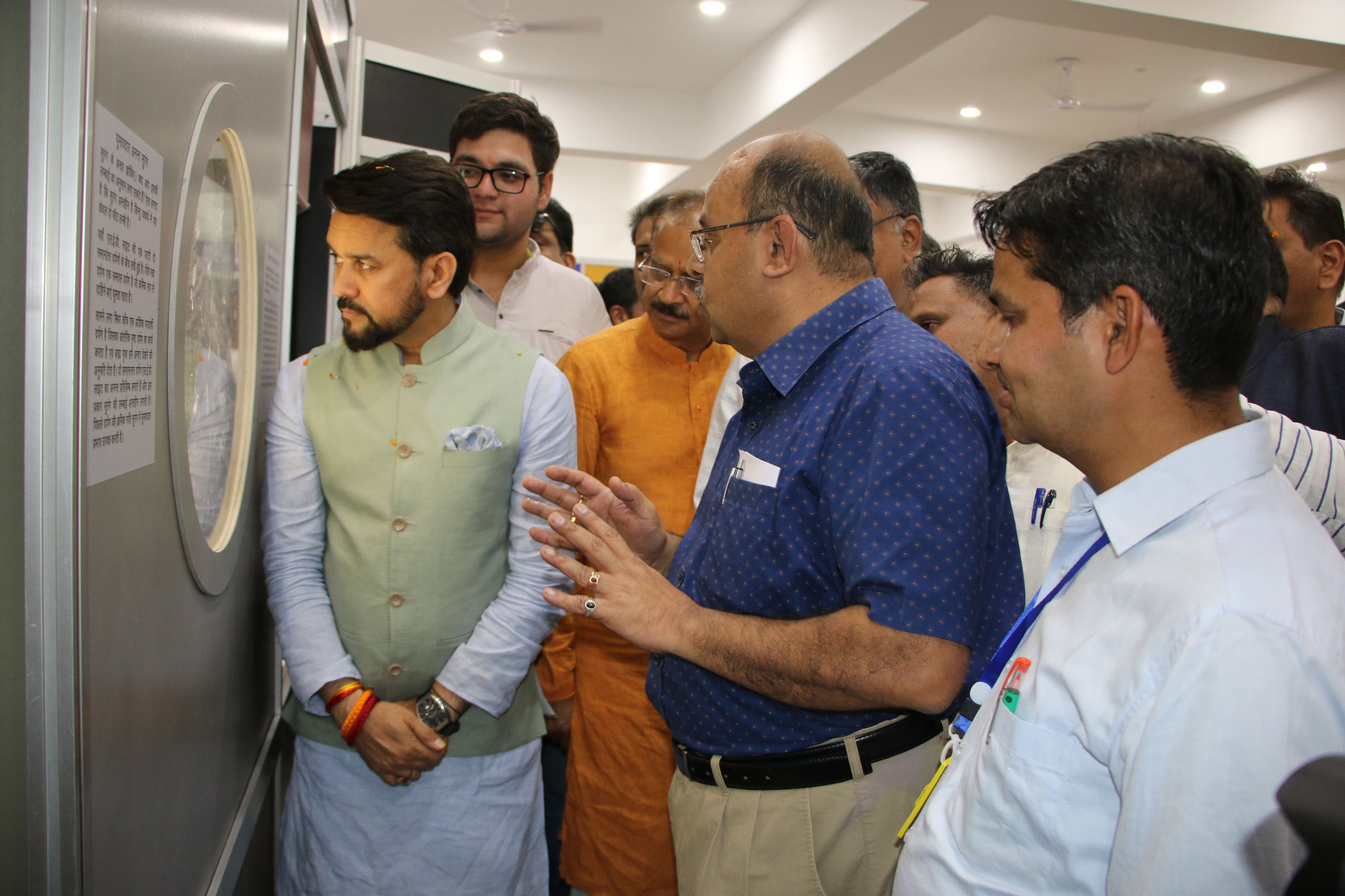 Hon'ble Rear Admiral Dhiren Vig